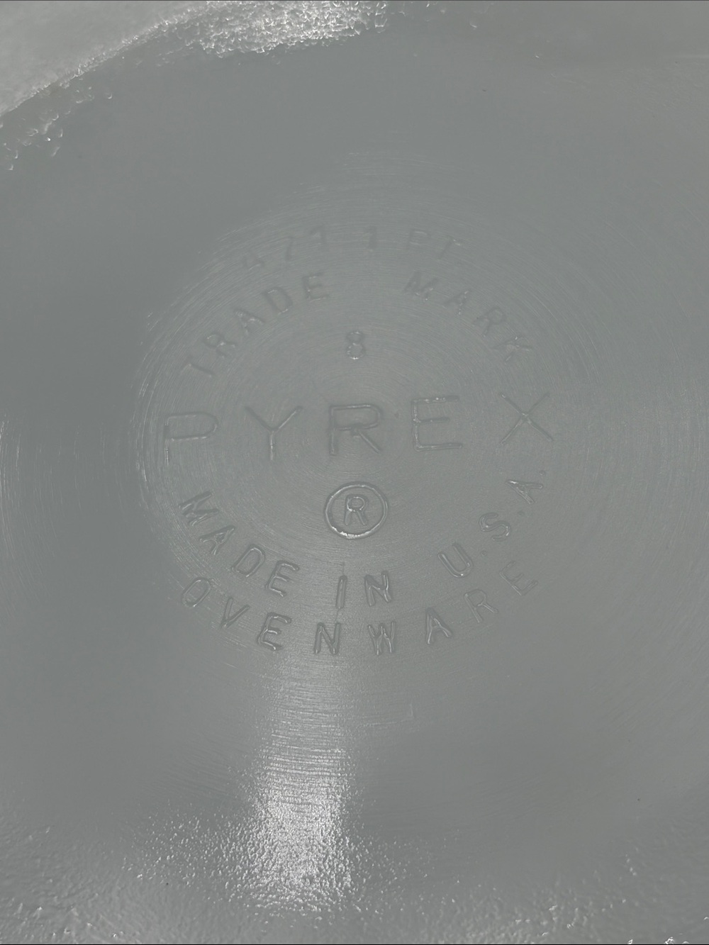 Pyrex Blue Snowflake Pattern Covered Casserole - Picture 6 of 6